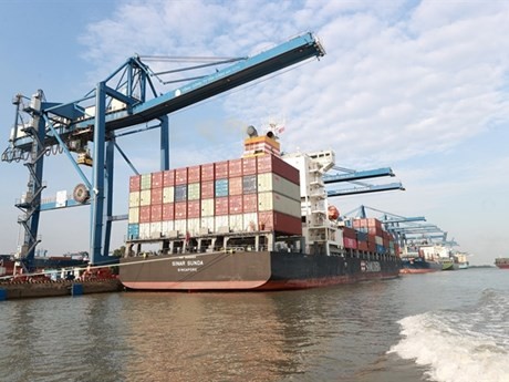Exportan productos vietnamitas a la India en el puerto de Tan Cang - Cat Lai. (Fotografía: VNA)