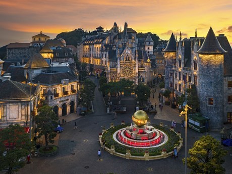 Admirable belleza moderna y pacífica de la ciudad de Da Nang