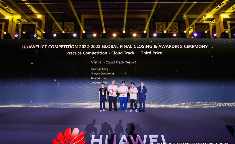 Estudiantes vietnamitas ganan premio en Competencia Mundial de TIC