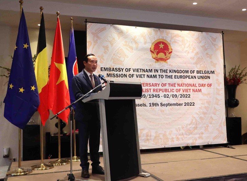 El embajador vietnamita en Bélgica y Luxemburgo, Nguyen Van Thao, también jefe de la delegación de Vietnam ante la UE, se dirige al evento el 19 de septiembre. (Fotografía: VNA)