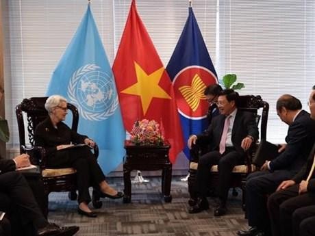 El vice primer ministro Pham Binh Minh sostiene encuentros bilaterales en marco del 77 período de sesiones de la Asamblea General de las Naciones Unidas. (Fotografía: VNA)