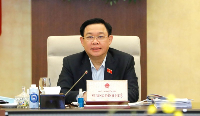 El presidente de la Asamblea Nacional de Vietnam, Vuong Dinh Hue, en la reunión. (Fotografía: daibieunhandan.vn)