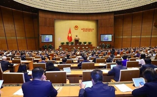 El trabajo del personal es el foco de atención de la Asamblea Nacional de la XV legislatura en la sesión matutina del 21 de octubre. (Fotografía: VNA)