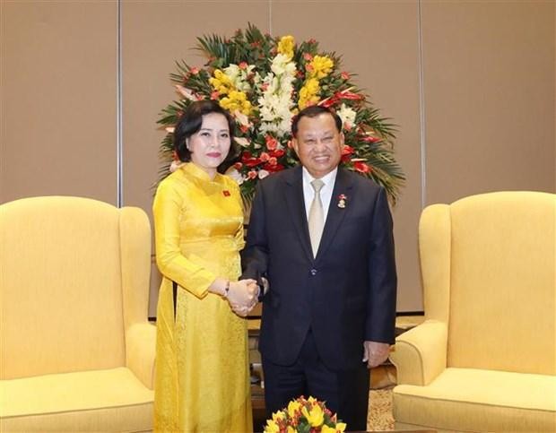 El presidente del Senado de Camboya, Samdech Say Chhum, y la presidenta de la Asociación de Amistad Vietnam-Camboya, Nguyen Thi Thanh. (Fotografía: VNA)