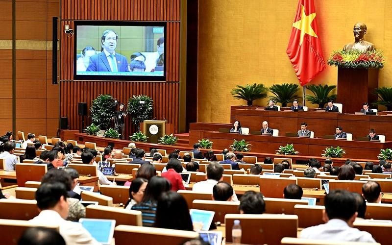 En una sesión del 27 de octubre del Parlamento vietnamita. (Fotografía: Nhan Dan)