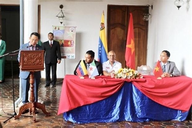 El embajador vietnamita en Venezuela, Le Viet Duyen, interviene en la ceremonia de lanzamiento de la Asociación de Amigos Vietnamitas en Mérida. (Fotografía: VNA)