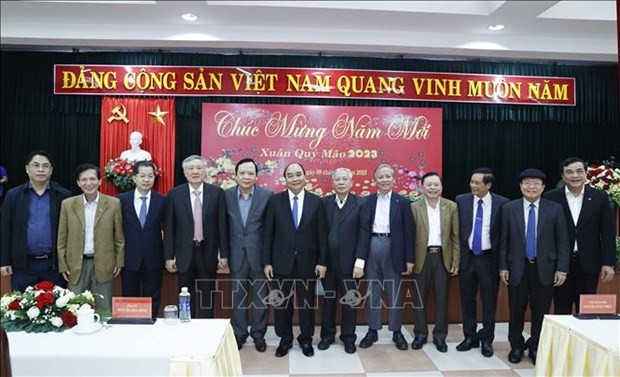 El presidente de Vietnam, Nguyen Xuan Phuc, y los delegados. (Fotografía: VNA)
