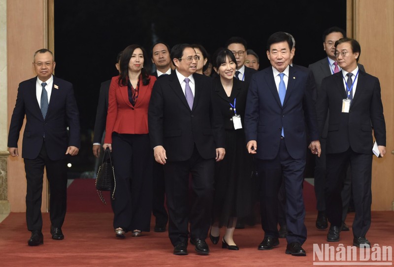 [Foto] Premier vietnamita recibe a presidente de Asamblea Nacional de Corea del Sur
