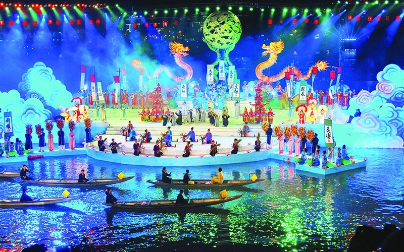Hue, cabecera de la provincia de Thua Thien-Hue, ha sellado su marca como ciudad de los festivales de Vietnam.