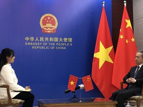 El embajador chino Xiong Bo en una entrevista con la VNA.