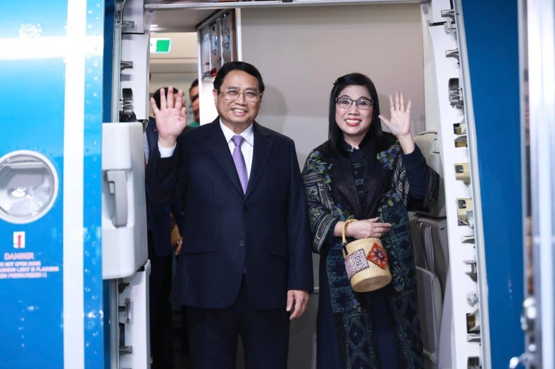 El primer ministro de Vietnam, Pham Minh Chinh, y su esposa inician su visita oficial a Brunéi. (Fotografía: VNA)