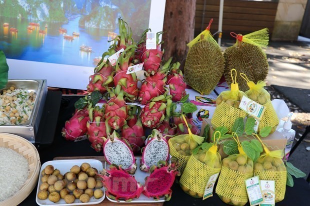 Frutas vietnamitas en una feria de promoción comercial de productos agrícolas en Australia. (Fotografía: VNA)