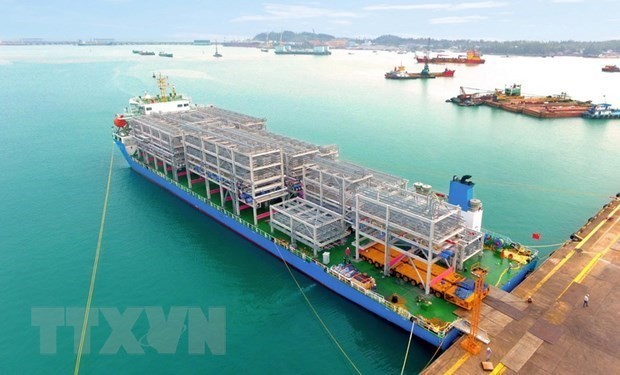 El primer lote de 11 módulos con un peso de mil 200 toneladas para exportar a Singapur. (Fotografía: VNA)