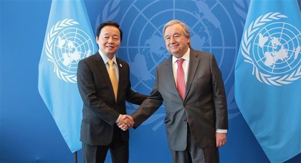 El vice primer ministro de Vietnam Tran Hong Ha y el secretario general de las Naciones Unidas, Antonio Guterres. (derecha). (Fotografía: VNA)