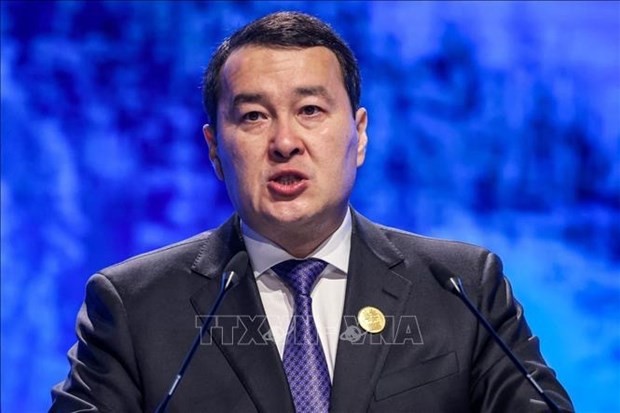 El primer ministro de Kazajistán, Alikhan Smailov, (Fotografía: AFP/VNA)