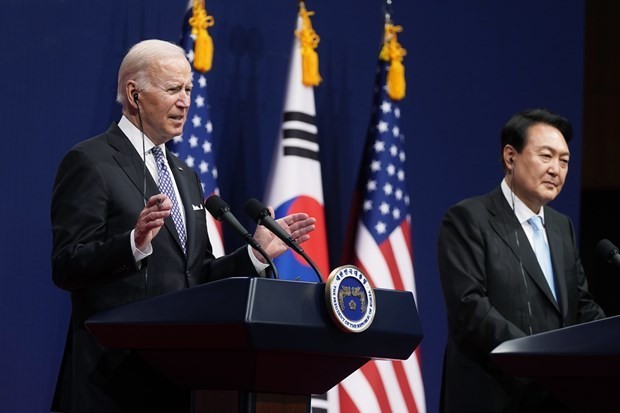 El presidente de EE.UU., Joe Biden, y su homólogo de Corea del Sur, Yoon Suk-yeol. (Fotografía: AP/VNA)