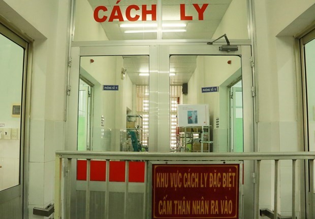 Las localidades vietnamitas se enfrascan en monitorear las actividades de aislamiento y tratamiento de pacientes del Covid-19. (Fotografía: VNA)