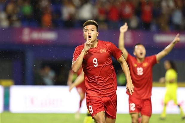 El jugador Van Tung celebra su segundo gol en el partido. (Fotografía: VNA)