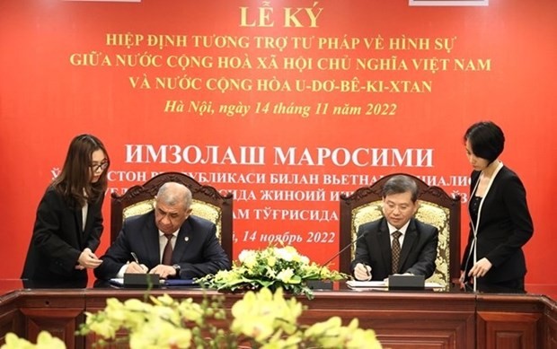 En el acto de rúbrica del acuerdo, efectuado en noviembre de 2022. (Fotografía: baovephapluat.vn)