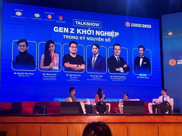 El programa de entrevistas "Generación Z emerge en la era digital", una parte de la serie de eventos “Futuros banqueros 2023”. (Fotografía: VNA)