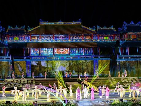 Un espectáculo en el Festival de Hue 2023. (Fotografía: VNA)