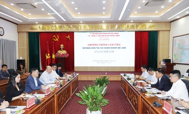 En la reunión. (Fotografía: thanhphohaiphong.gov.vn)