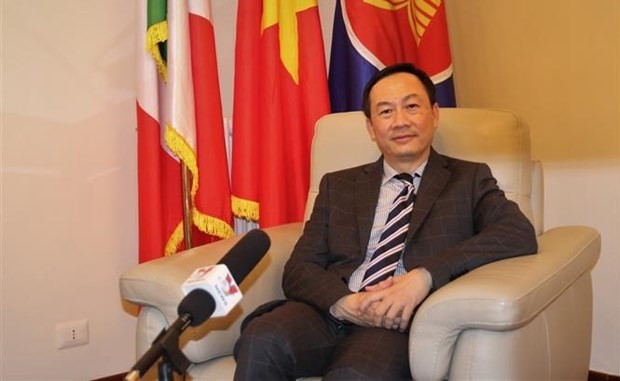 El embajador de Hanói en Italia, Duong Hai Hung, en la entrevista. (Fotografía: VNA)