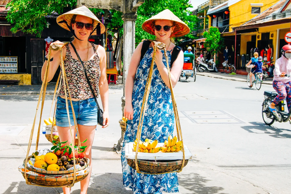 Turistas extranjeras en Vietnam. (Fotografía: vneconomy.vn)