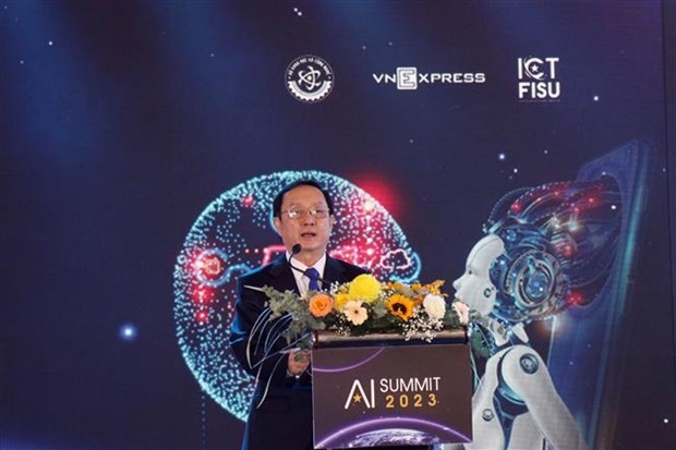 El ministro de Ciencia y Tecnología de Vietnam, Huynh Thanh Dat, habla en el evento. (Fotografía: VNA)