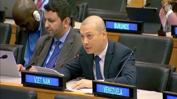 El ministro consejero Nguyen Hoang Nguyen, subjefe de la delegación permanente de Vietnam ante la ONU. (Fotografía: VNA)