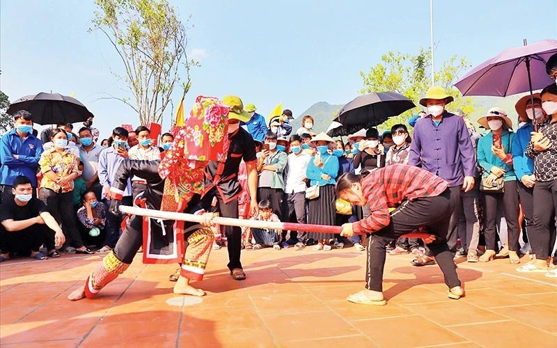 En un festival de los compatriotas de minorías étnicas en Quang Ninh. (Fotografía: Nhan Dan)