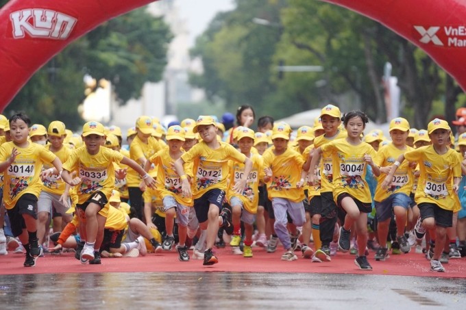 Prevén nutrida participación en maratón de Hanói. (Fotografía: Nhan Dan)