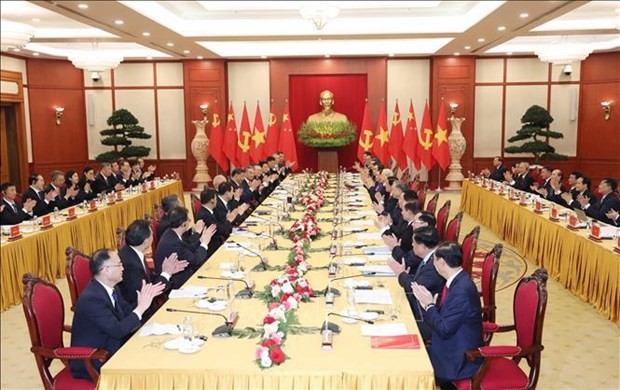 Panorama de la reunión entre el secretario general del Partido Comunista de Vietnam, Nguyen Phu Trong, y el secretario general del Partido Comunista de China y presidente del país, Xi Jinping. (Fotografía: VNA)