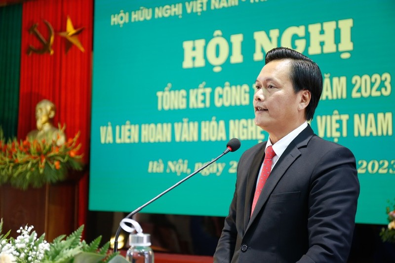 El presidente de la Asociación de Amistad Vietnam-Tailandia, Tran Duc Hai, interviene en el evento. (Fotografía: kinhtedothi.vn)