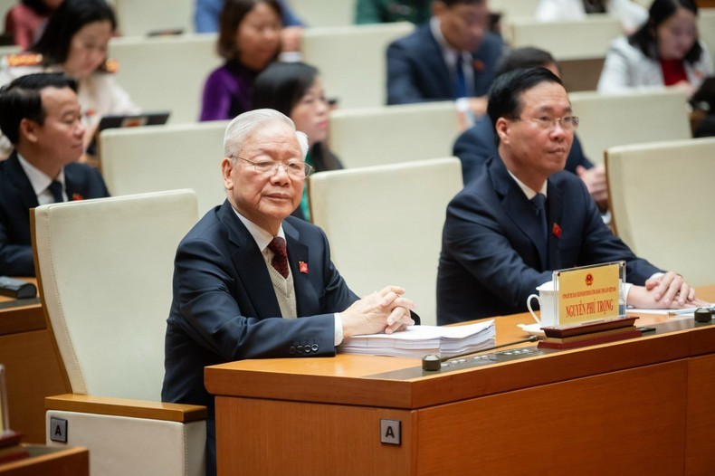 El secretario general del Partido Comunista de Vietnam, Nguyen Phu Trong, asiste a la sesión inaugural de la quinta reunión extraordinaria de la Asamblea Nacional de la XV legislatura. (Fotografía: Nhan Dan)