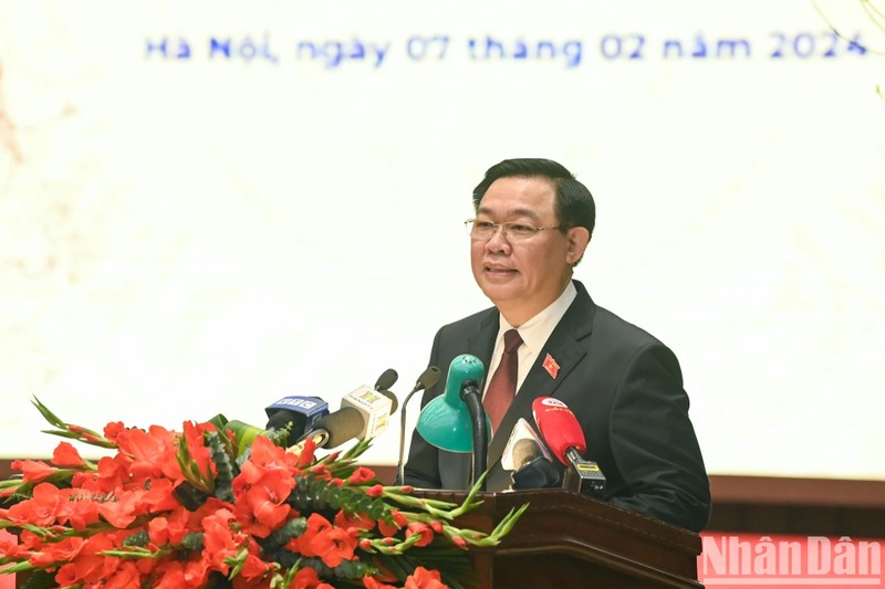 El presidente de la Asamblea Nacional de Vietnam, Vuong Dinh Hue, habla en la cita. (Fotografía: Nhan Dan)