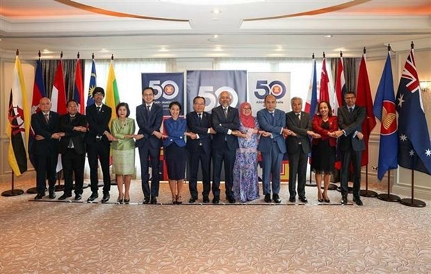 Los jefes de las delegaciones de los países de la Asean y Australia toman foto. (Fotografía: VNA)