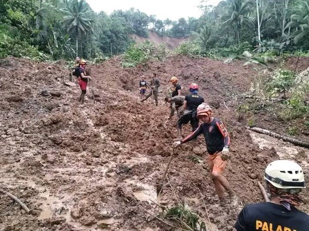 Filipinas rescata a 45 supervivientes de deslizamiento de tierra. (Fotografía: filipinotimes.net)