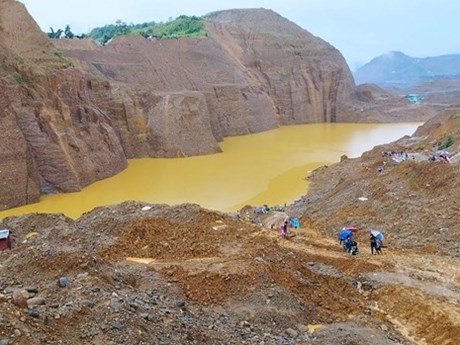 Colapso de la mina de jade en Myanmar cobra víctimas. (Fotografía: AFP)