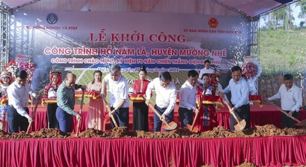 En la ceremonia de inauguración de la construcción del lago Nam La. (Fotografía: VNA)