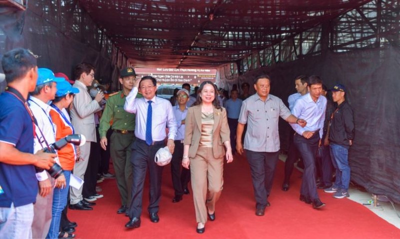 La presidenta interina de Vietnam, Vo Thi Anh Xuan, asiste a la inauguración del torneo. (Fotografía: VNA)