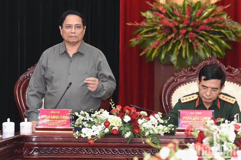 El primer ministro de Vietnam, Pham Minh Chinh, interviene en la reunión. (Fotografía: Nhan Dan)