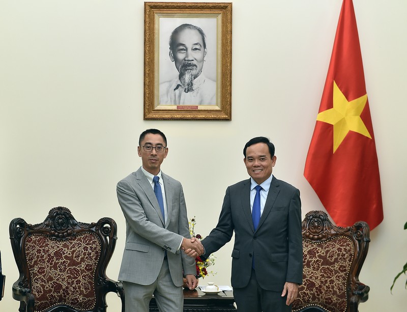 El viceprimer ministro vietnamita Tran Luu Quang y el vicepresidente de Huawei encargado de la región de Asia-Pacífico, Zhengjun Zhang. (Fotografía: VGP)