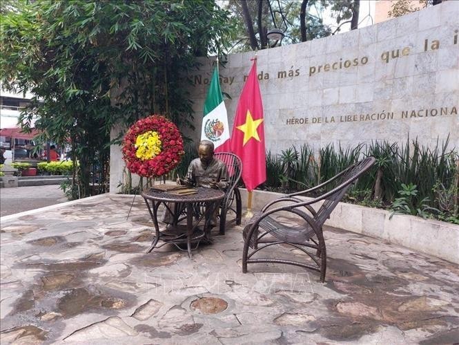 Monumento al Presidente Ho Chi Minh en la Ciudad de México. (Fotografía: VNA)
