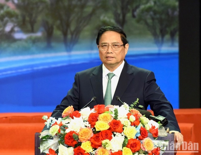 El primer ministro Pham Minh Chinh habla en el evento. (Fotografía: Nhan Dan)