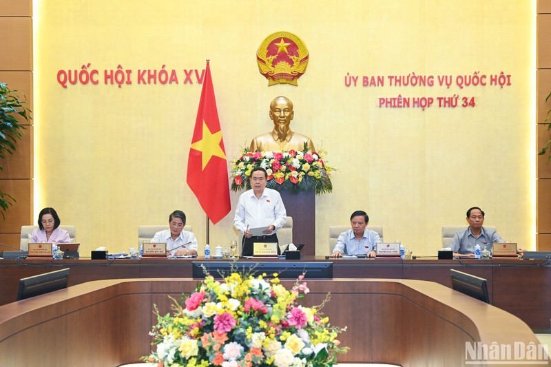 El presidente de la Asamblea Nacional de Vietnam, Tran Thanh Man, habla en la cita. (Fotografía: Nhan Dan)