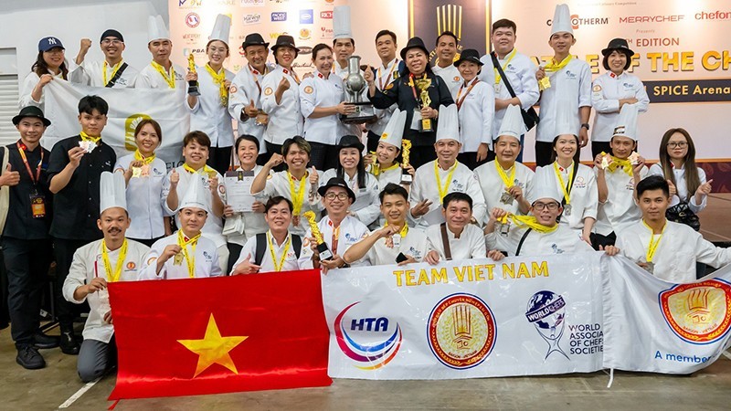 Los chefs vietnamitas en el concurso. (Fotografía: Nhan Dan)