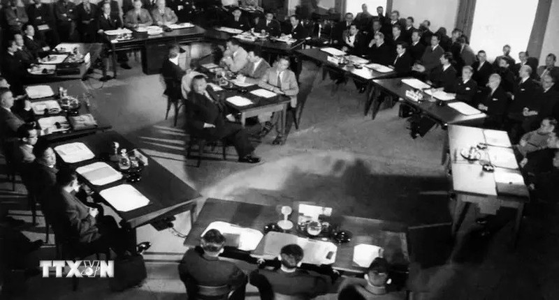 Sesión inaugural de la Conferencia de Ginebra sobre Indochina, el 8 de mayo de 1954. (Fotografía: Archivo de VNA)