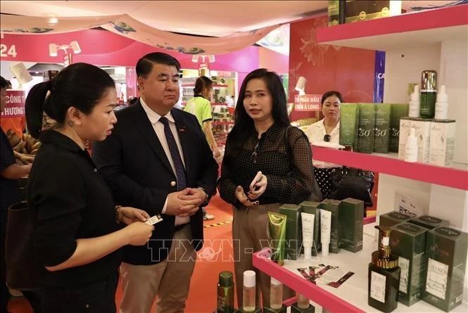 Se espera que el evento, que exhibirá productos de 40 empresas, presente artículos de marca vietnamita a los consumidores nacionales e internacionales. (Fotografía: VNA)