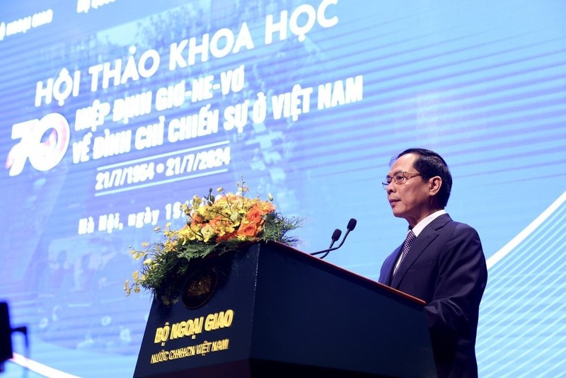 El ministro de Relaciones Exteriores vietnamita, Bui Thanh Son, interviene en el evento. (Fotografía: VNA)